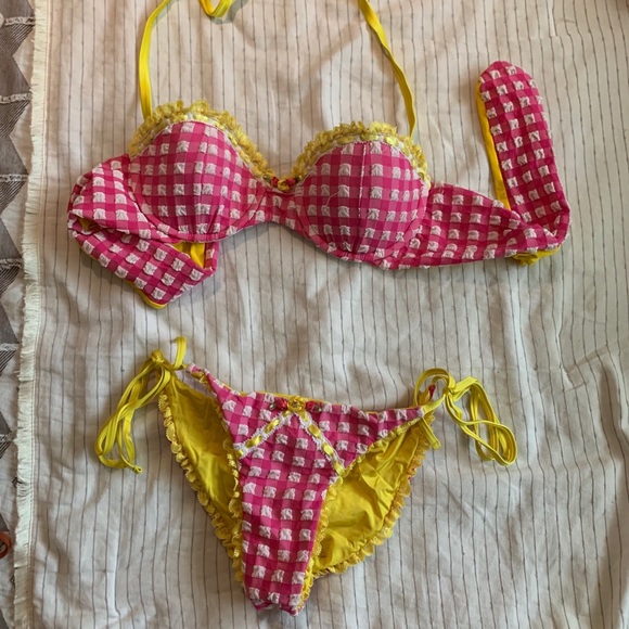 Beach bunny bikini - Picture 2 of 4